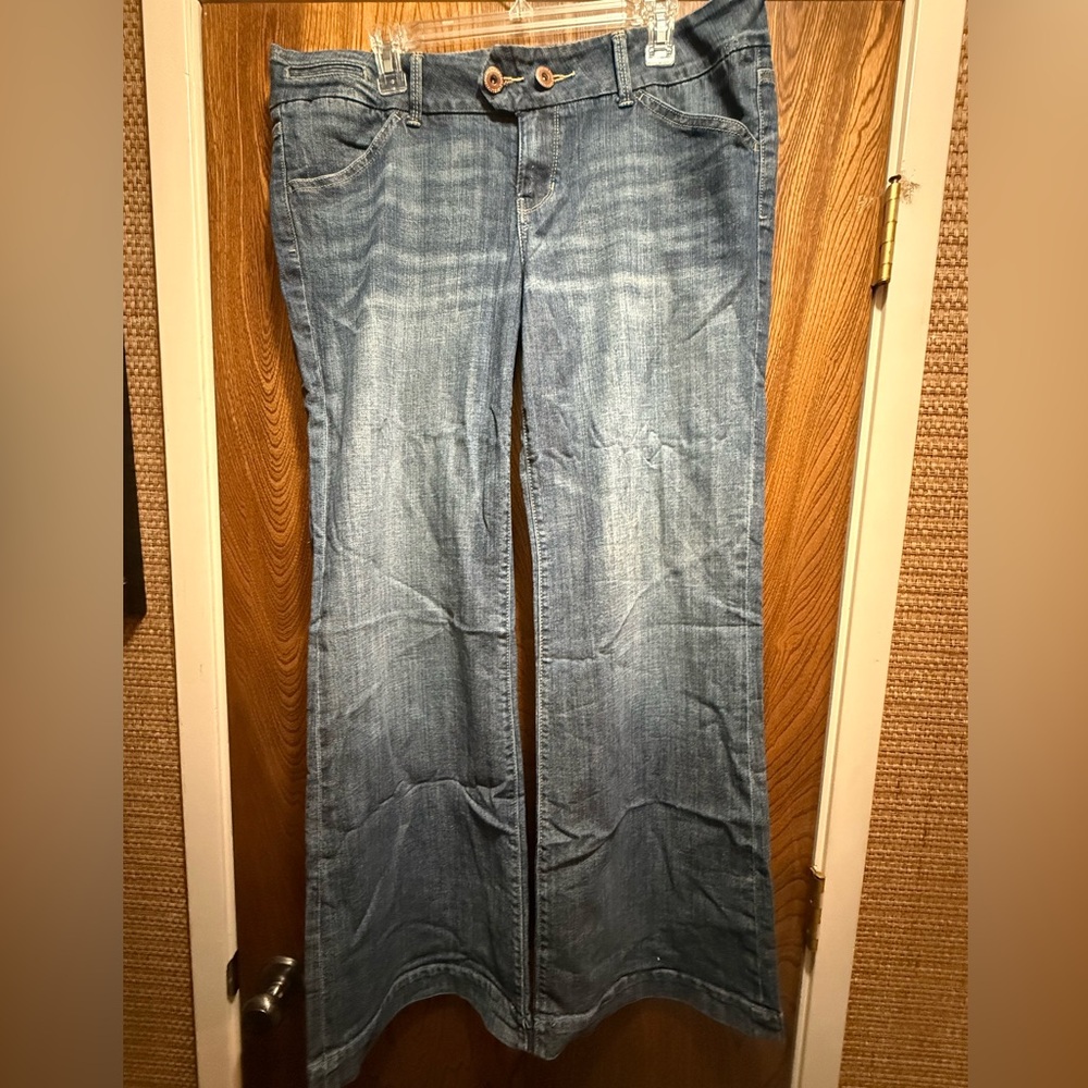 American Eagle Low Rise Jeans – Size 14 Regular – Like New